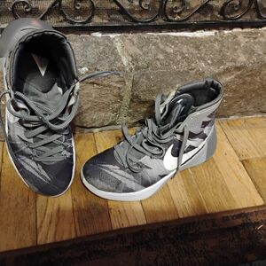 Men's Nike hyper dunk 2015 size 7.5 shoes